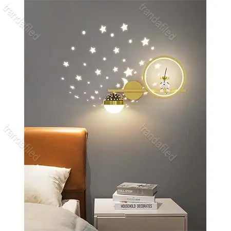 aplica-led-pentru-copii-astronaut-design-auriu-lumina-rece-naturala-calda