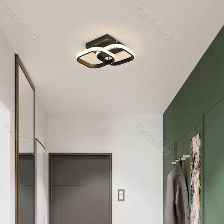 aplica-led-neagra-cu-design-geometric-si-lumina-reglabila