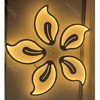 lustra-led-de-tavan-sau-perete-110w-model-6667-5-cu-design-modern-dimabila-si-iluminare-in-3-culori-alb-cald-natural-si-rece-disponibila-in-alb-sau-negru