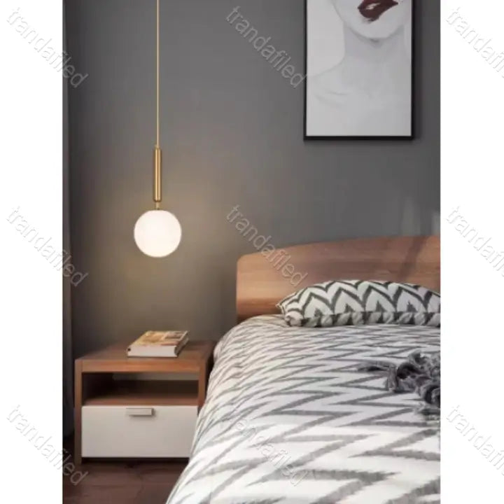 lustra-suspendata-pendul-design-minimalist-auriu-cu-glob-opal-alb