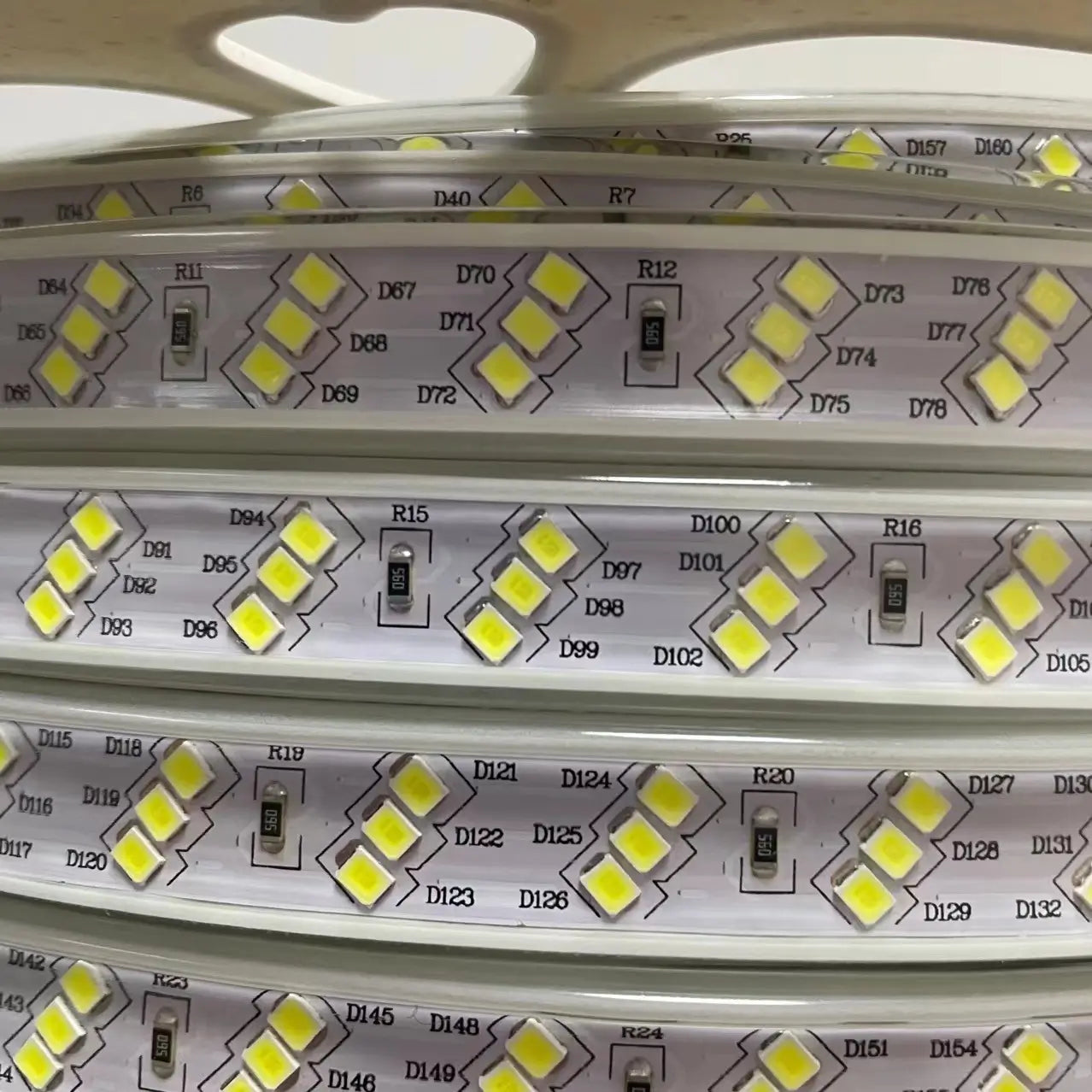 Detaliu banda LED 220V cu cipuri LED de inalta luminozitate