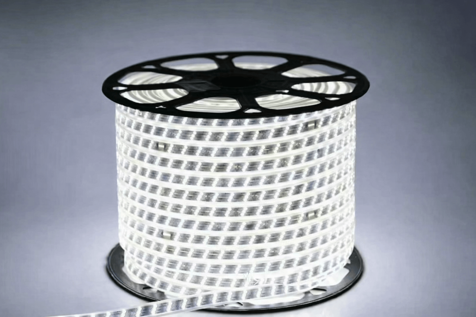 Banda LED 220V lumina alba pe rola pentru iluminat interior si exterior