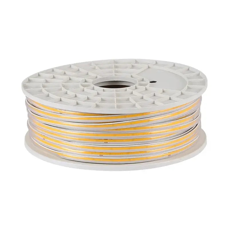 Bandă LED COD 220V lumină caldă, aspect auriu aprins